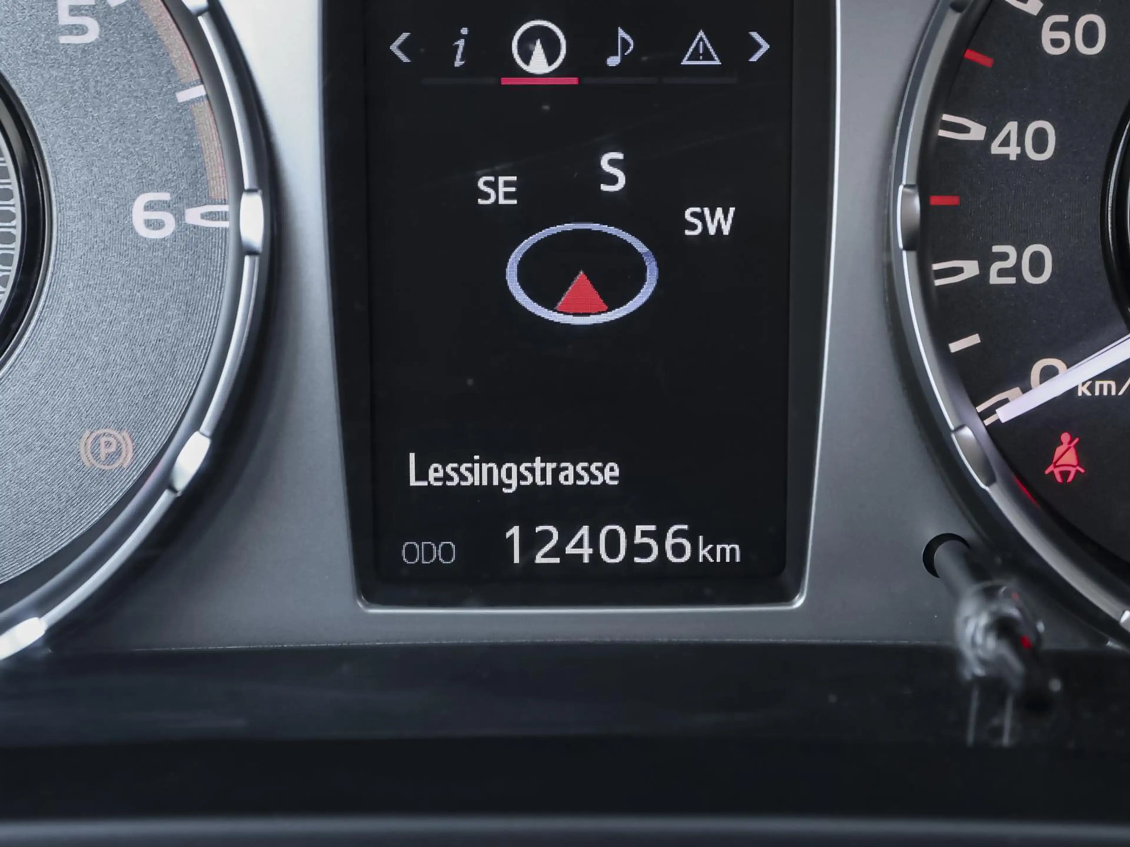 Toyota Hilux Double Cab Comfort 4x4 — photo 15