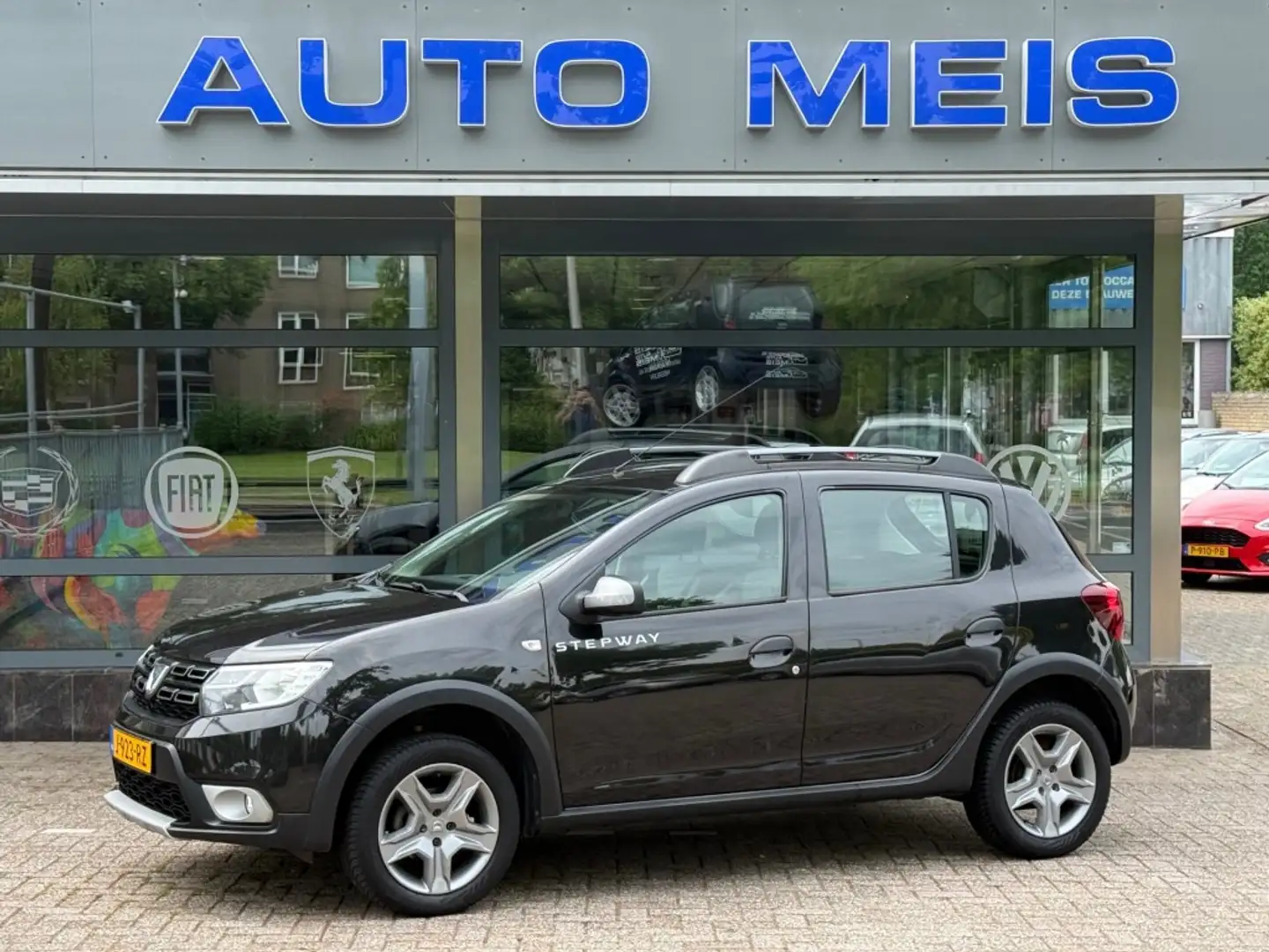 Dacia Sandero 0.9 TCE Stepway Laureate Navi Camera Airco Cruise Negro - 1
