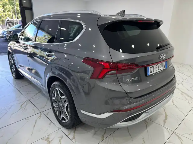 Hyundai Santa FE view 4