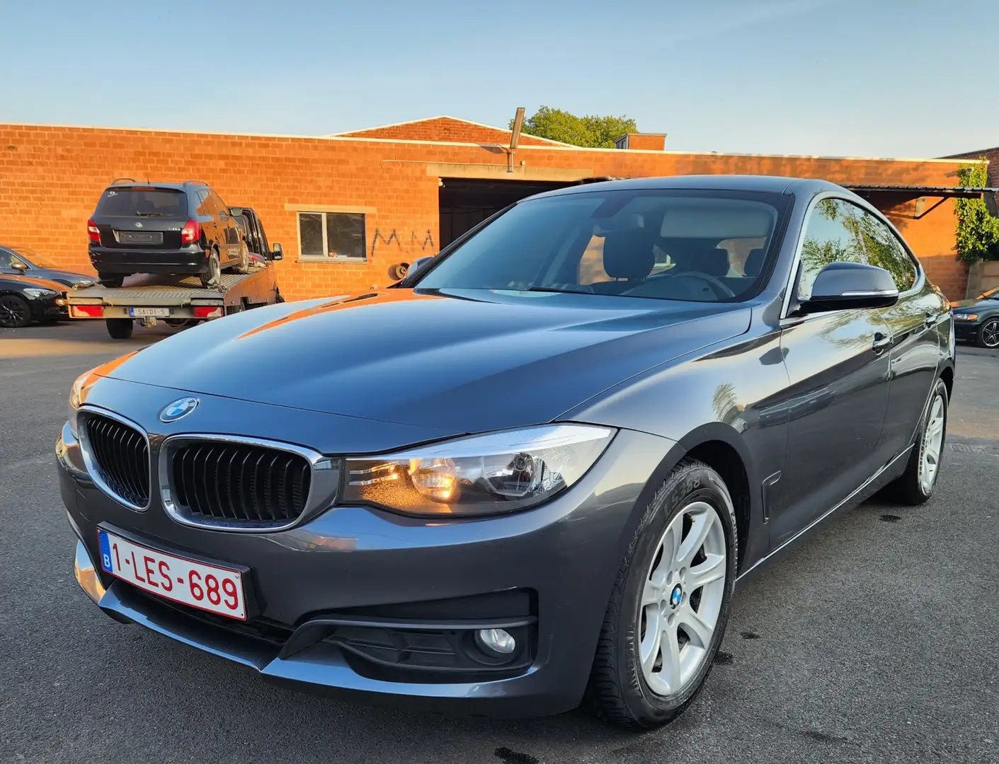 BMW 318 318d GT - 1