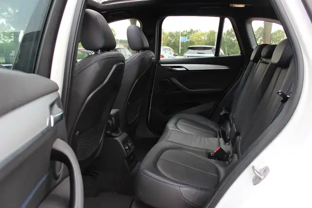 BMW X1 view 11