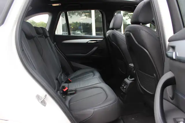 BMW X1 view 12