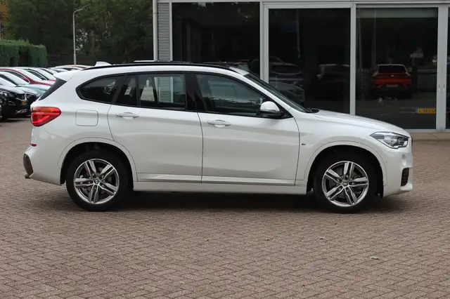 BMW X1 view 5