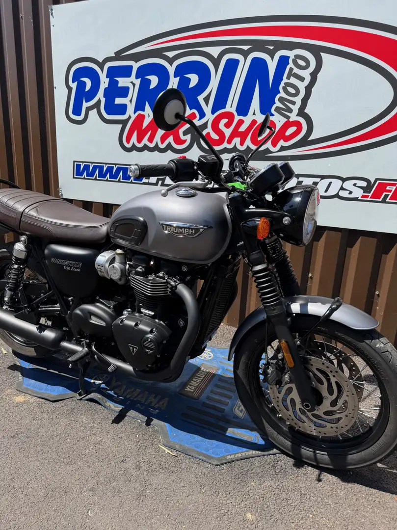Triumph Bonneville T120 Noir - 2