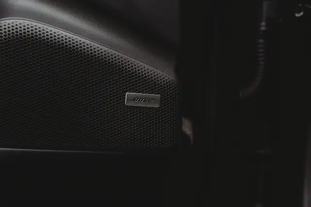 Porsche Macan view 11