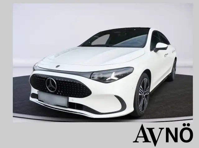 Mercedes-Benz CLA 200 mit EQ Technologie Massagefunktion vorne;