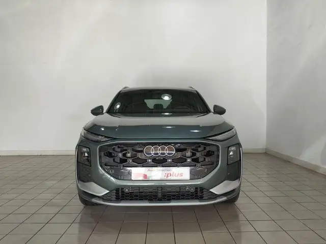 Audi Q3 view 2