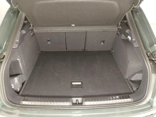 Audi Q3 view 9
