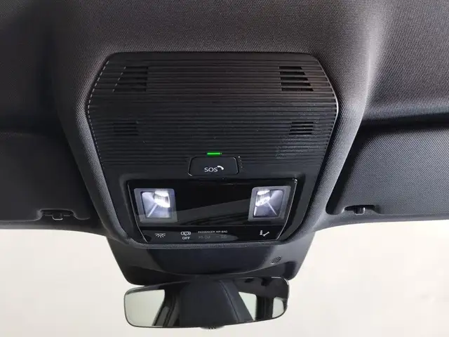 Audi Q3 view 13