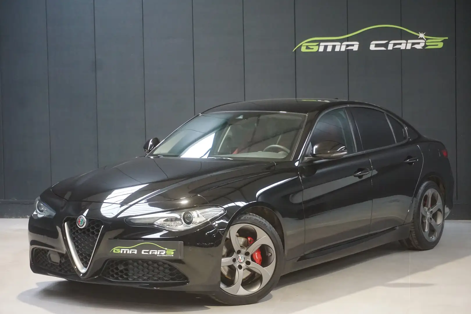 Alfa Romeo Giulia 2.0 Turbo16V Benzine Automaat-Nav-H.Leder-Garantie Zwart - 1