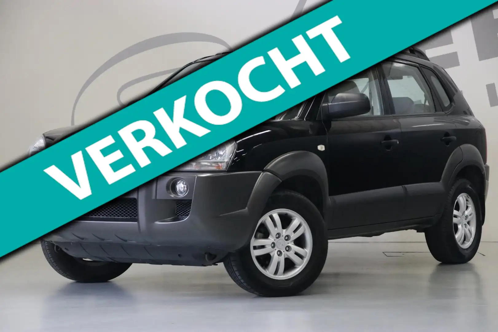 Hyundai TUCSON 2.0i Active Zwart - 1