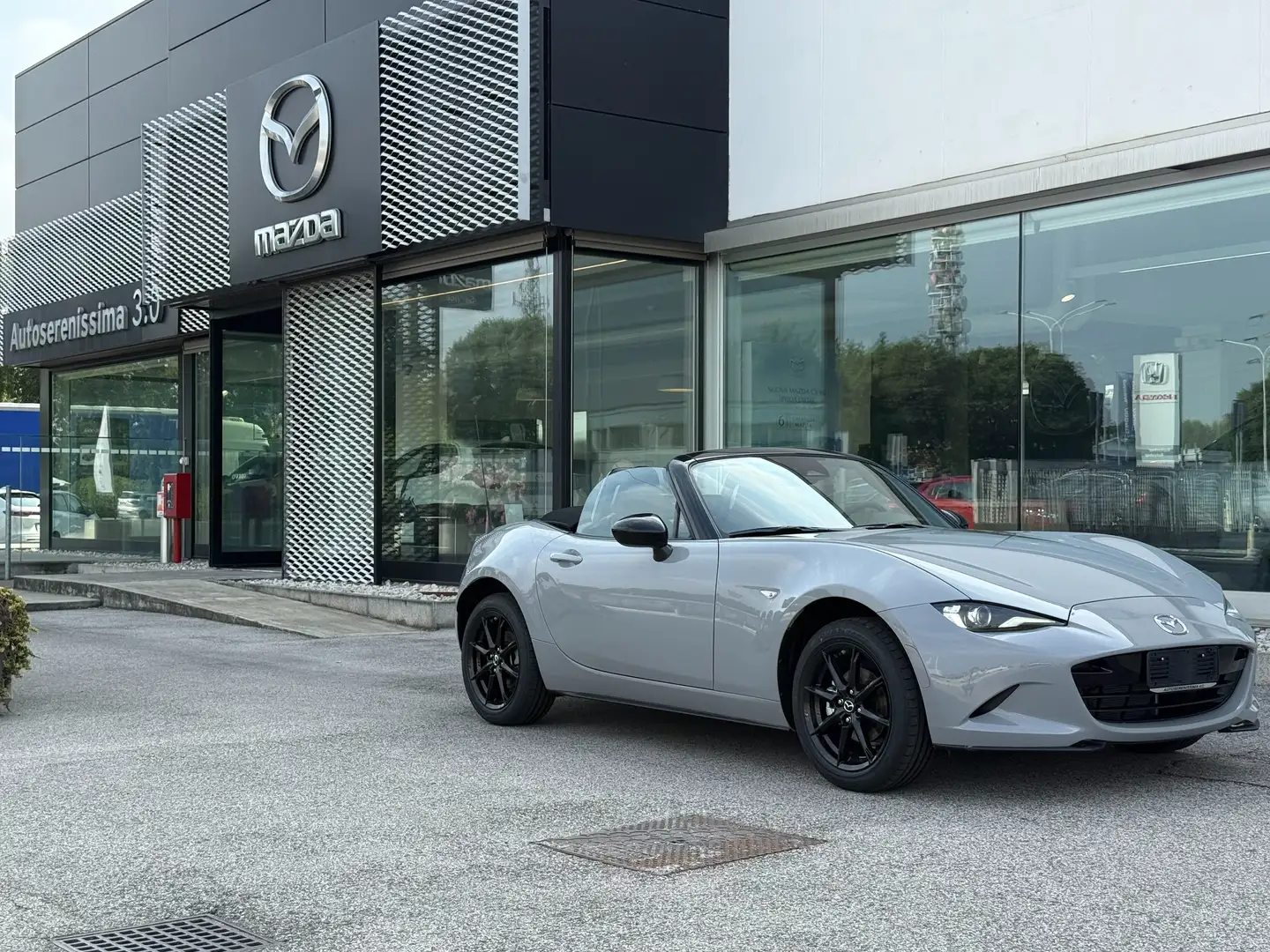 Mazda MX-5 1.5 Prime-Line Driver Assistance Gris - 2