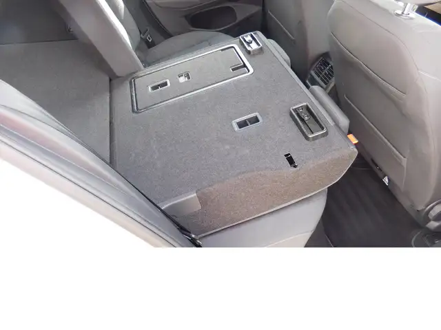 Volkswagen Golf view 10