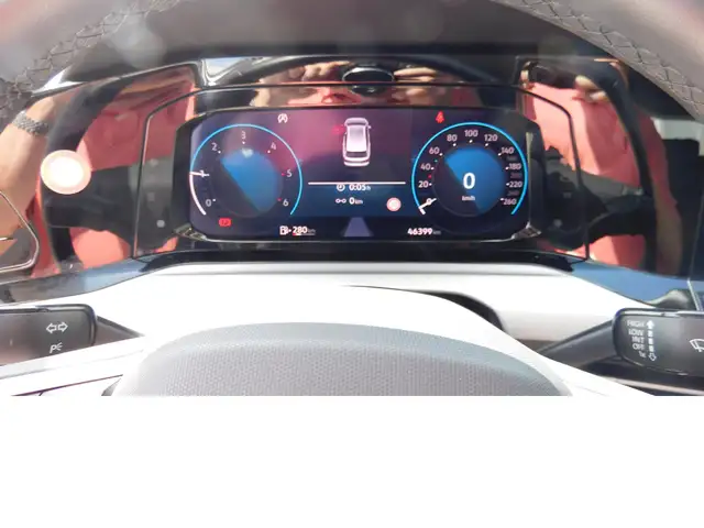 Volkswagen Golf view 6