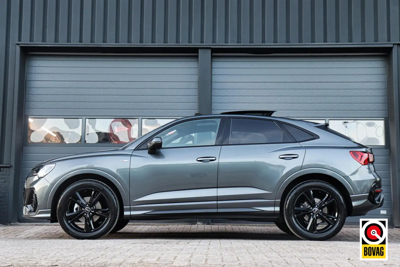 Audi Q3 Sportback 35 TFSI S-Line /LED/PANODAK/CARPLAY/CAME Gris - 2