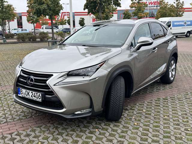 Imagine Lexus NX 300h E-FOUR Luxury Line