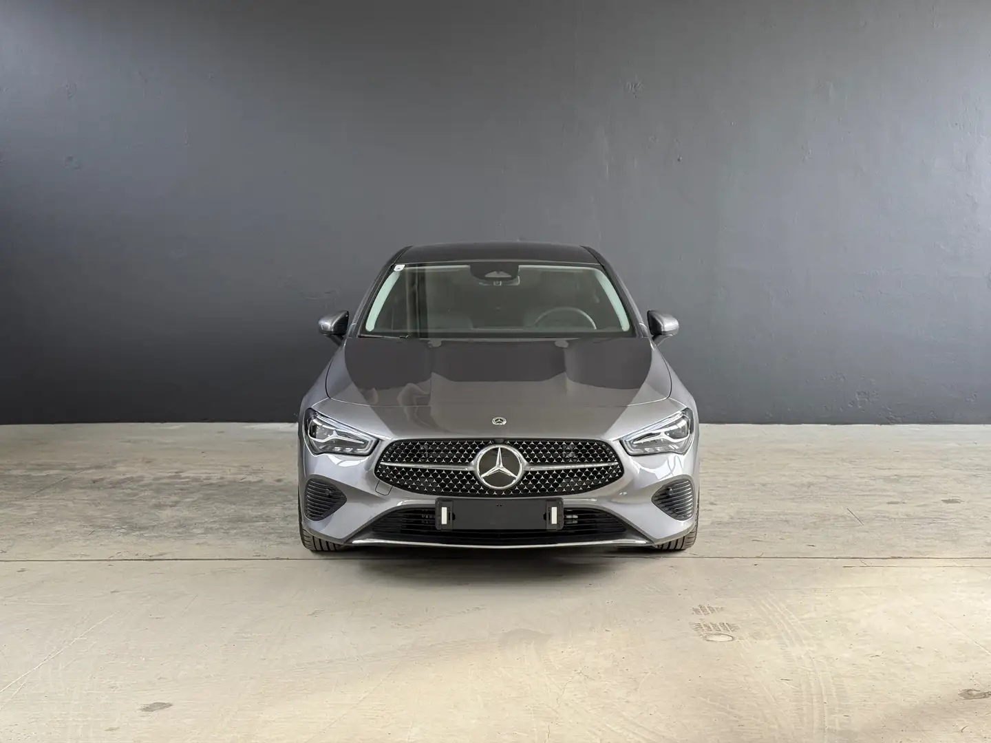 Mercedes-Benz CLA 180 d Coupé *AMG Line Gris - 2
