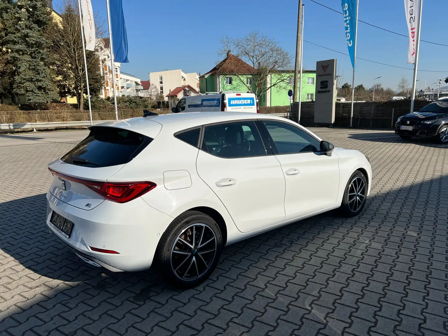 SEAT Leon FR 1.5 eTSI ACT DSG Weiß - 2