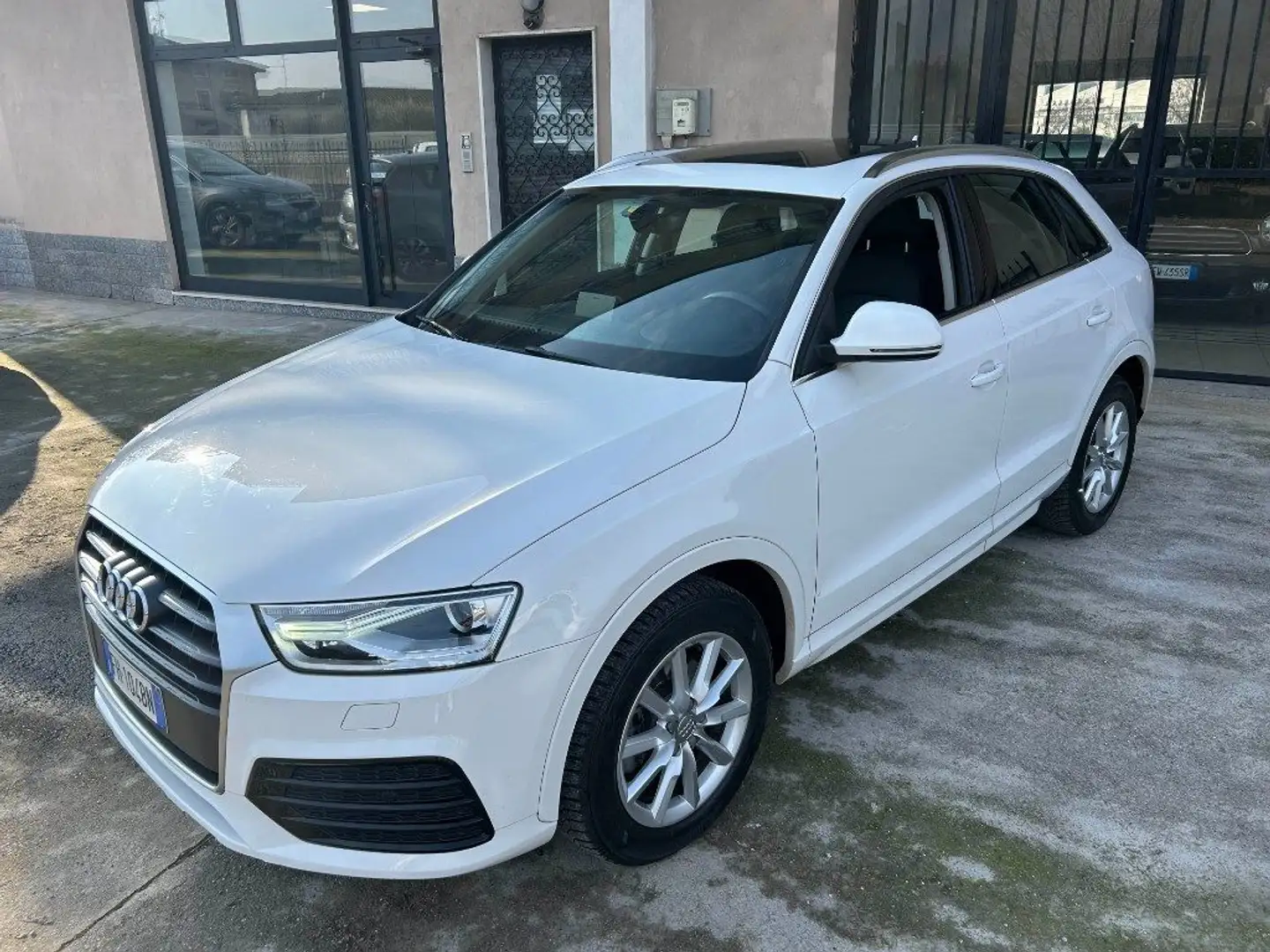 Audi Q3 2.0 TDI 150 CV Business Blanc - 1