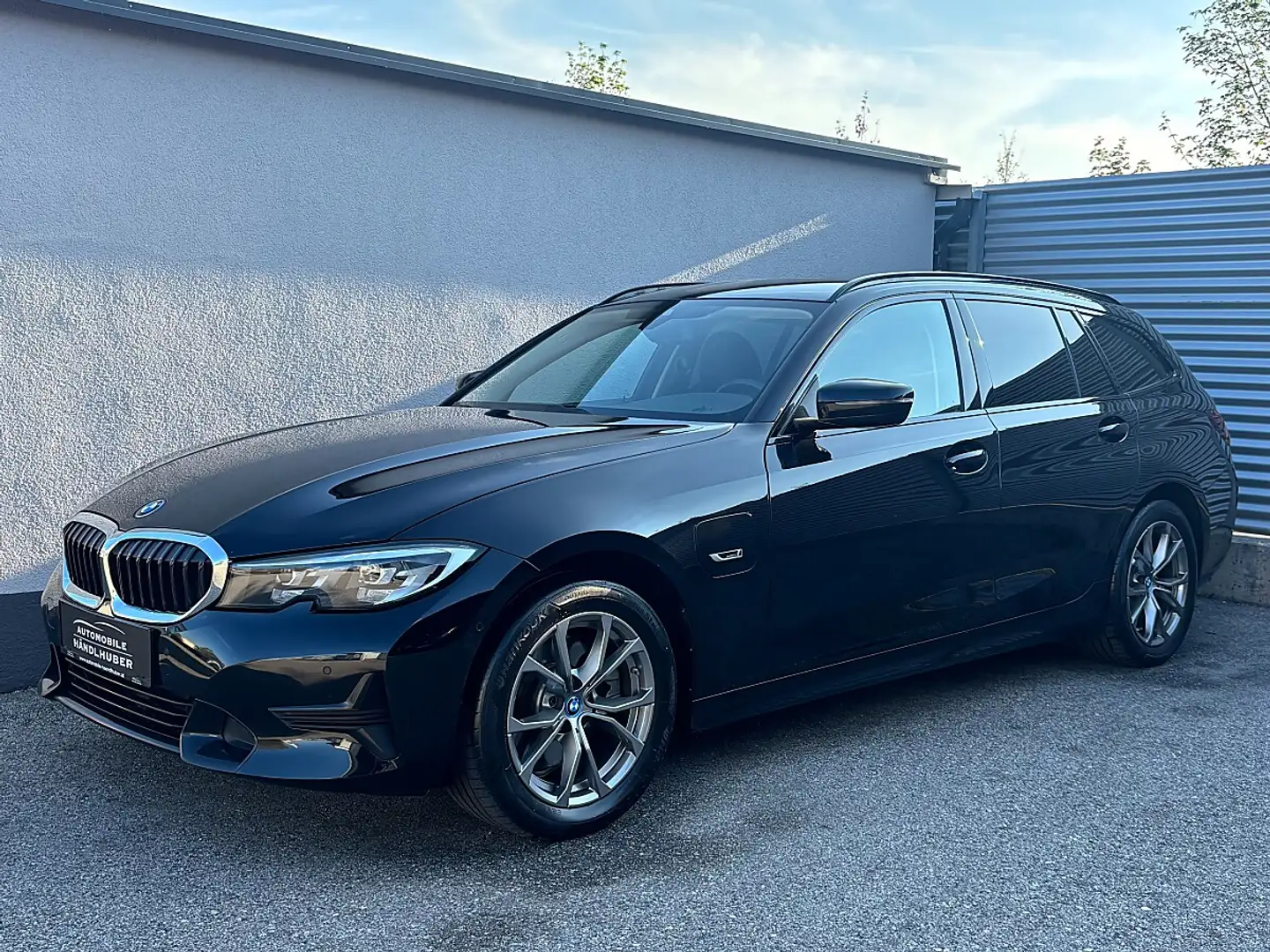 BMW 320 e xDrive Touring Aut. SPORTLINE/PARKASS/ALARM/R... Schwarz - 1