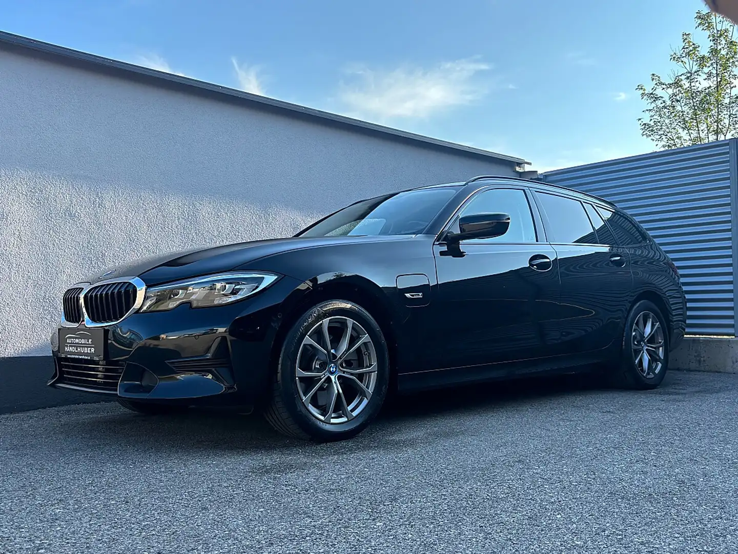 BMW 320 e xDrive Touring Aut. SPORTLINE/PARKASS/ALARM/R... Schwarz - 2