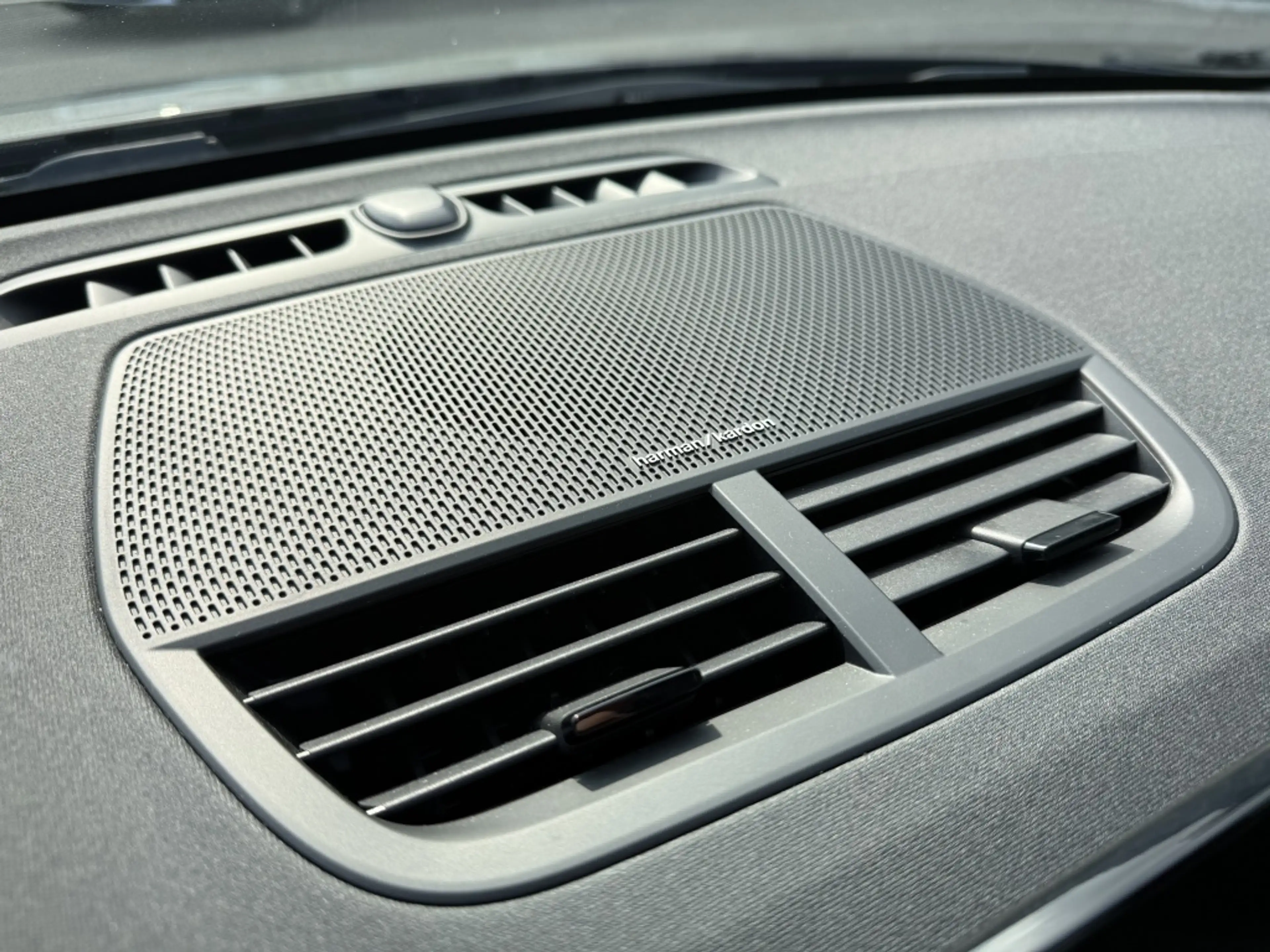 Polestar 2 Long Range Dual Motor | Plus, Pilot, & Climate Pac — photo 10