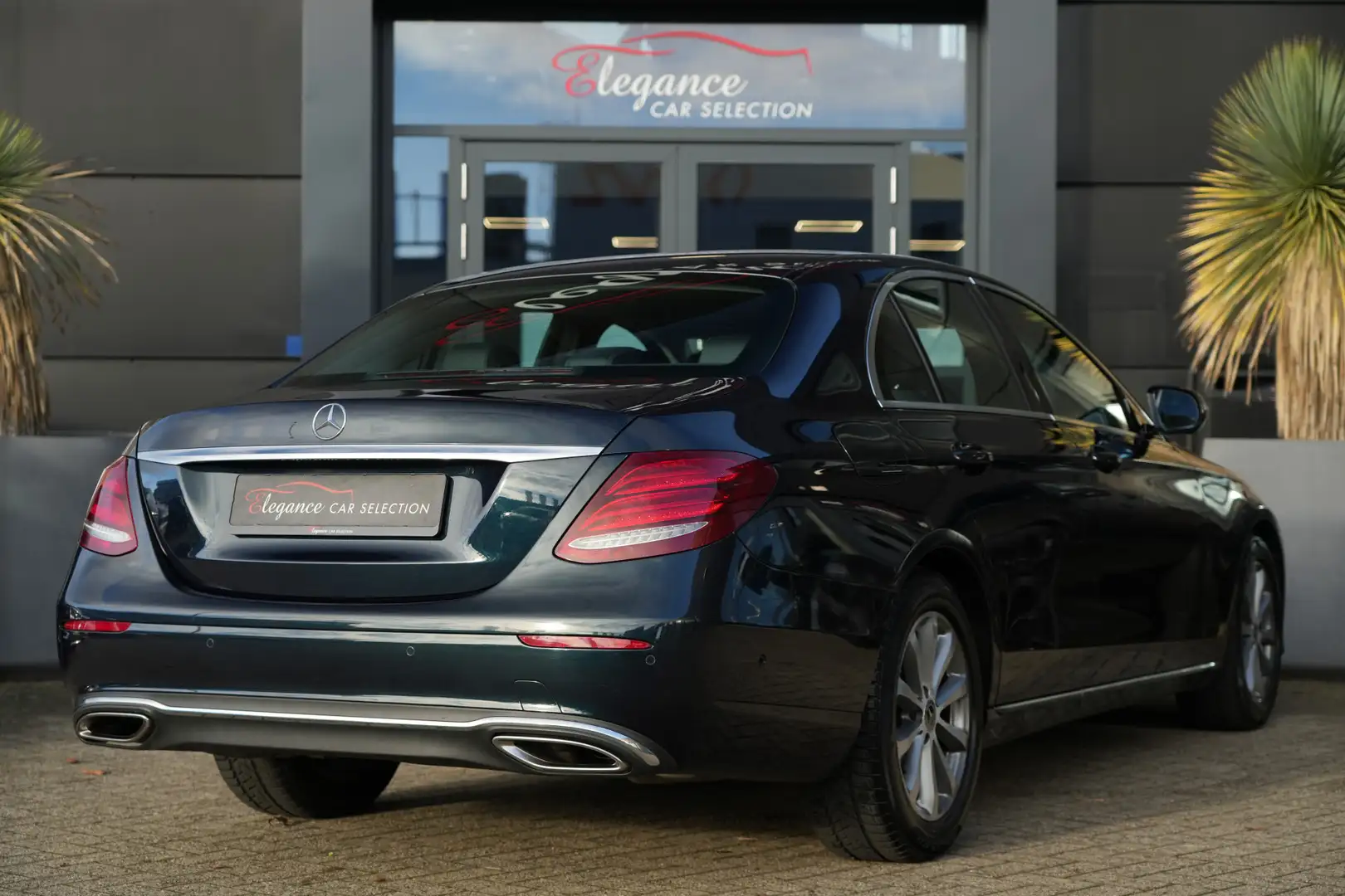 Mercedes-Benz E 200 Business Solution 184pk Stoelverwarming/Navigatie/ Grün - 2