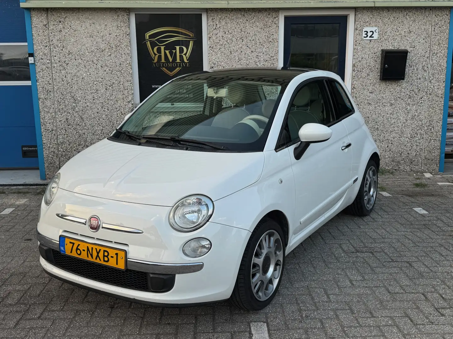 Fiat 500 1.2 Lounge AUT PANO SPORT (SPOILER EN 16"VELGEN) Wit - 1