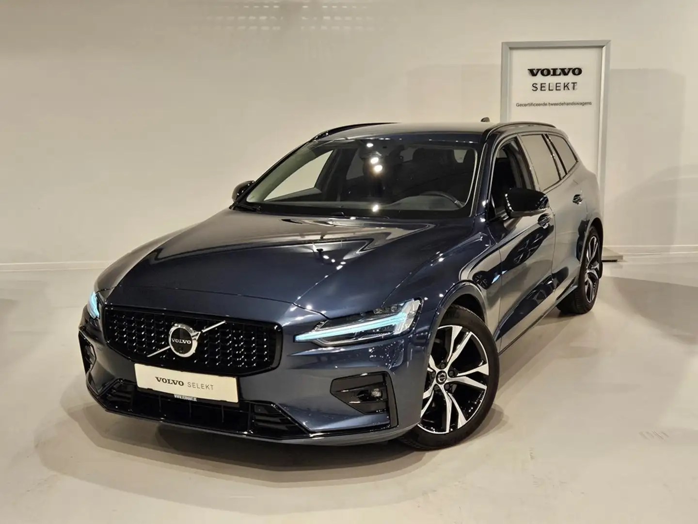 Volvo V60 B4 Mild Hybride Dark Plus + electr trekhaak Bleu - 1