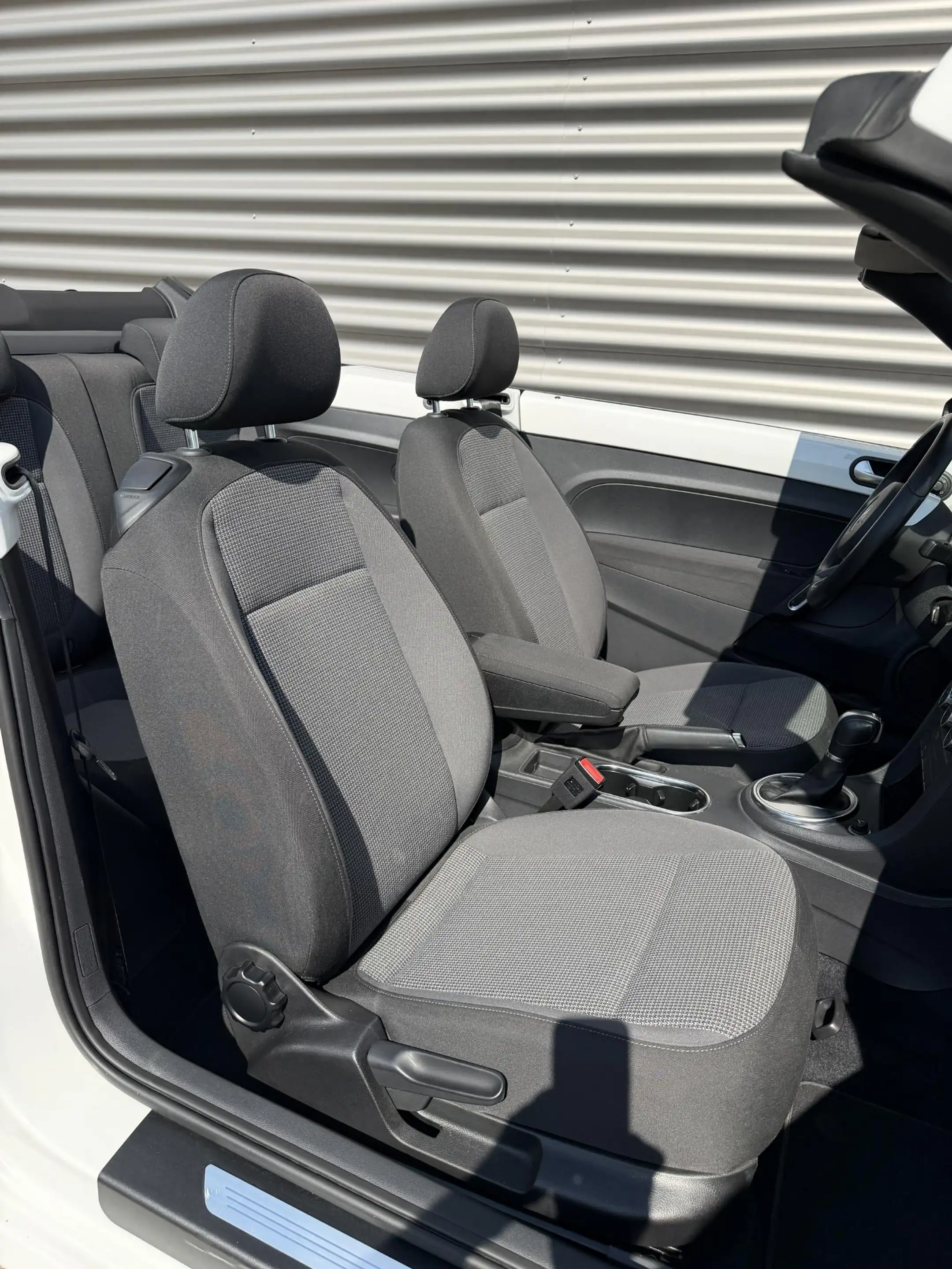 Volkswagen Beetle Cabriolet 1.4 TSI Automaat Xenon — photo 20