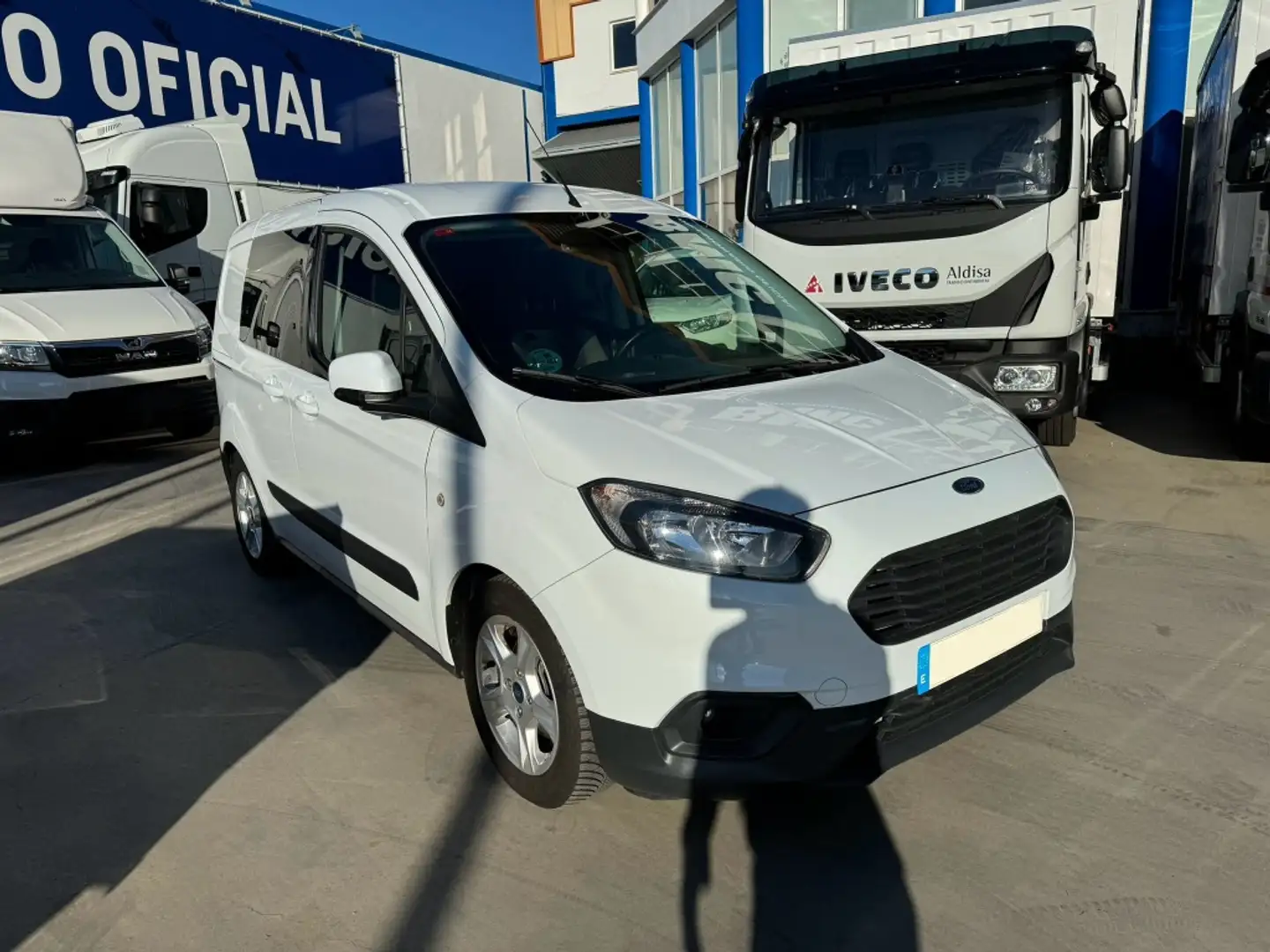 Ford Tourneo Courier 1.0 Ecoboost Trend Weiß - 1