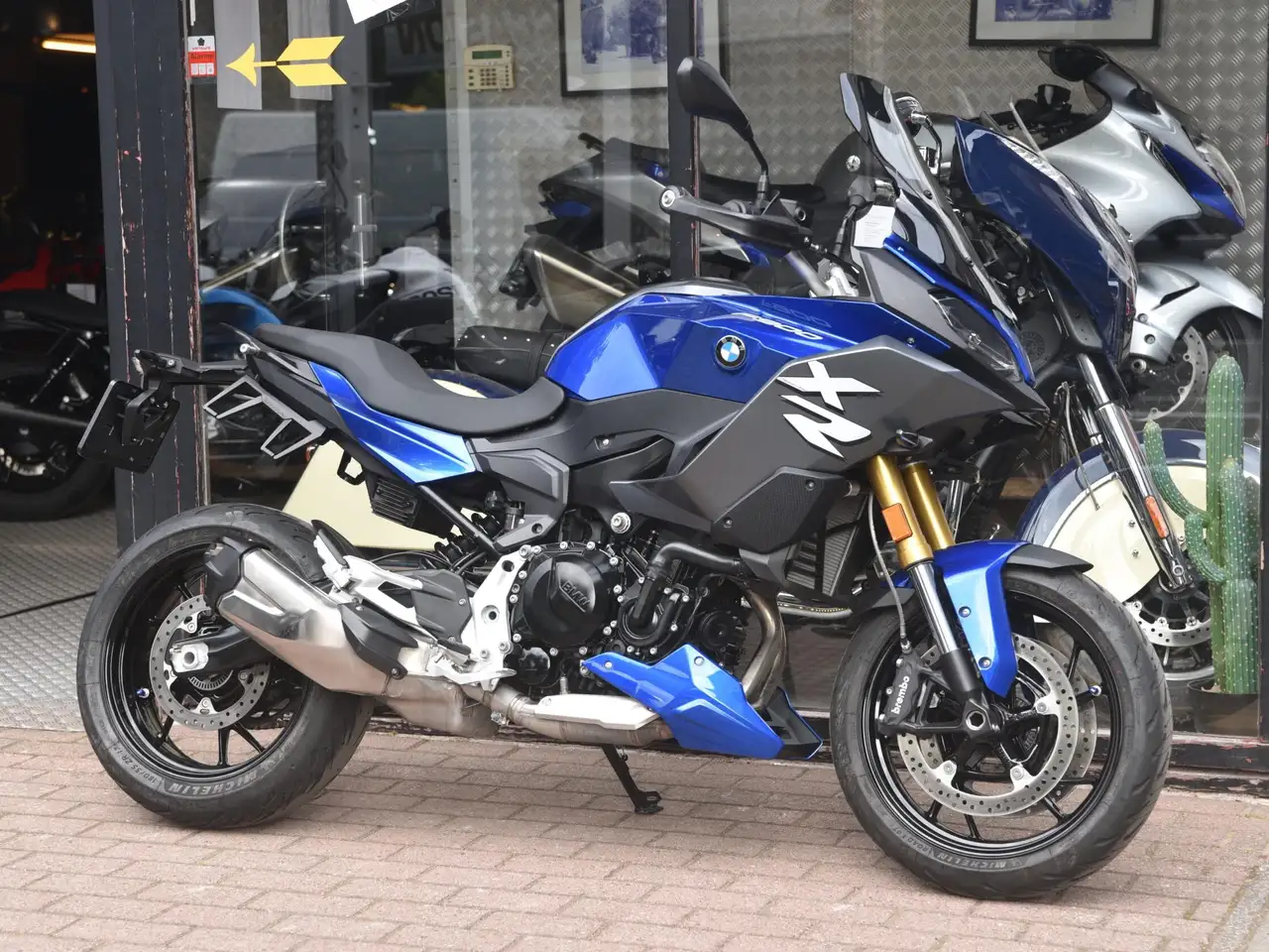 BMW F 900 XR
