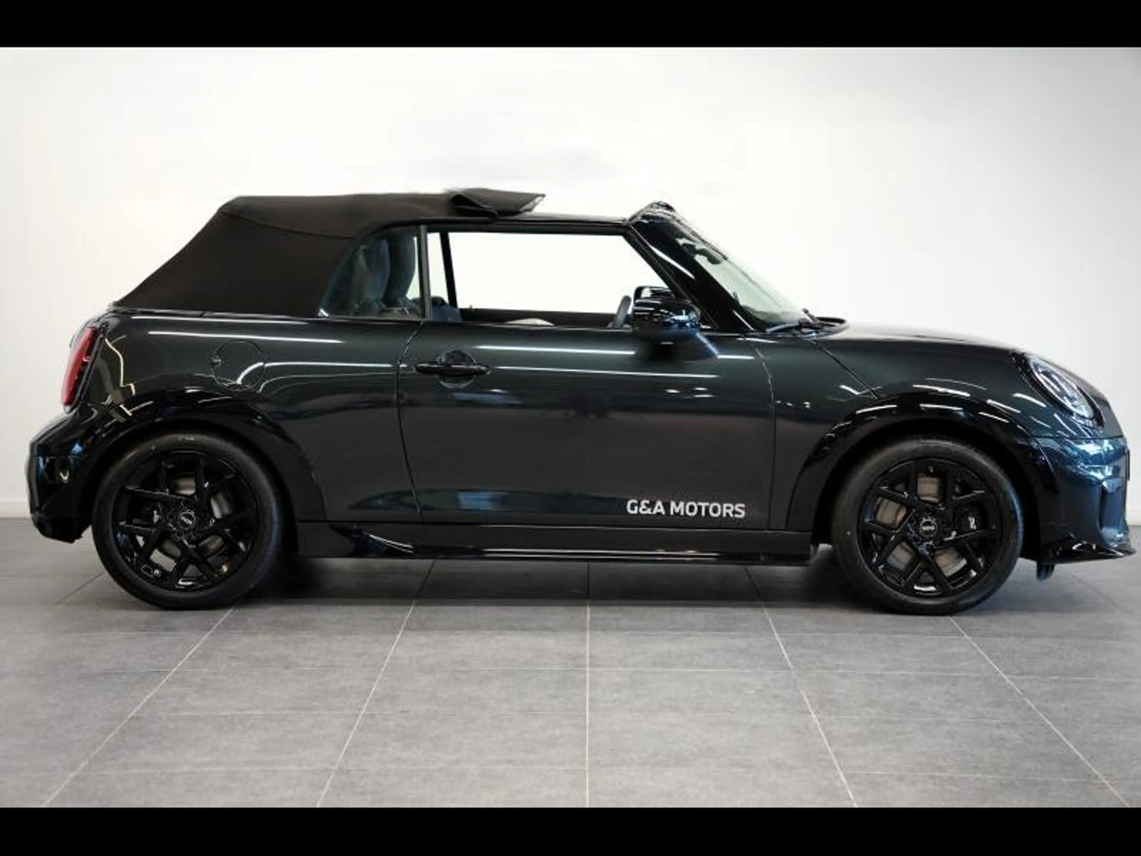 MINI Cooper Cabrio JCW TRIM PACK M — photo 6