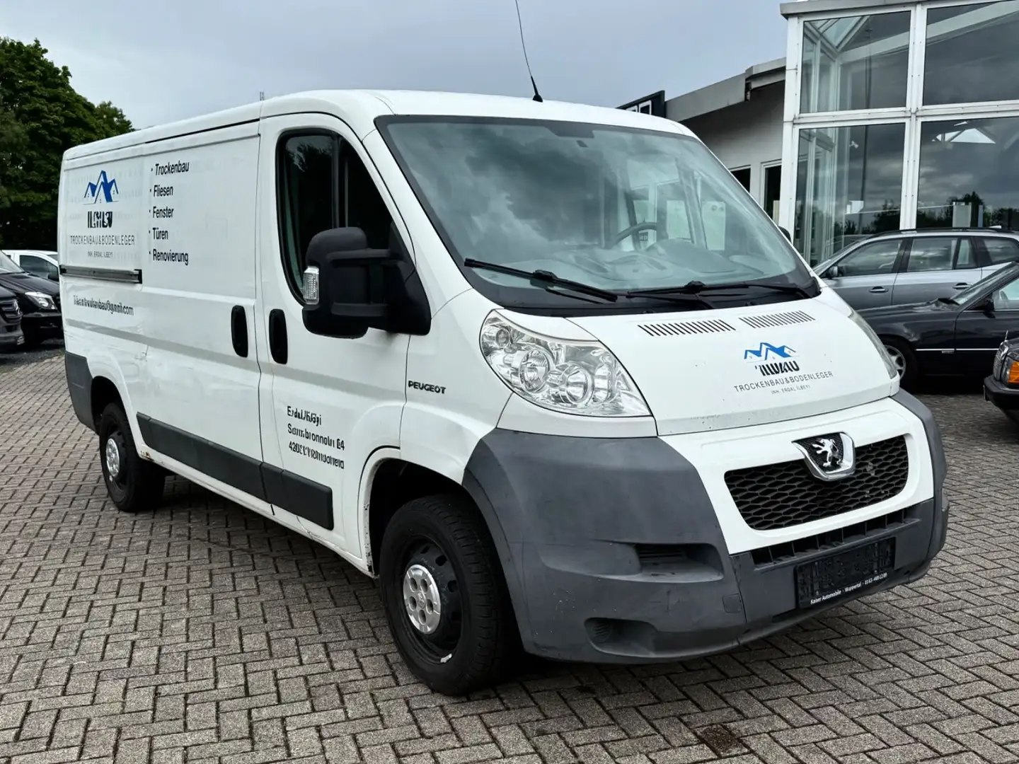 Peugeot Boxer 2.2 HDi 120 PS*KAMERA*AHK*TÜV 04/2026 Weiß - 1