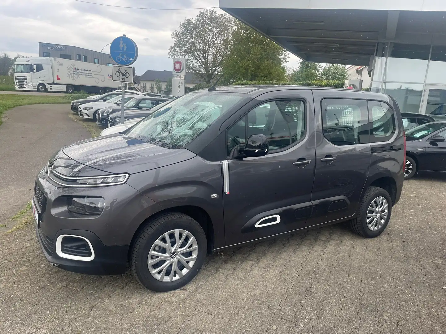 Citroen Berlingo Kombi 1.2 PureTech MPV Feel M Gris - 2