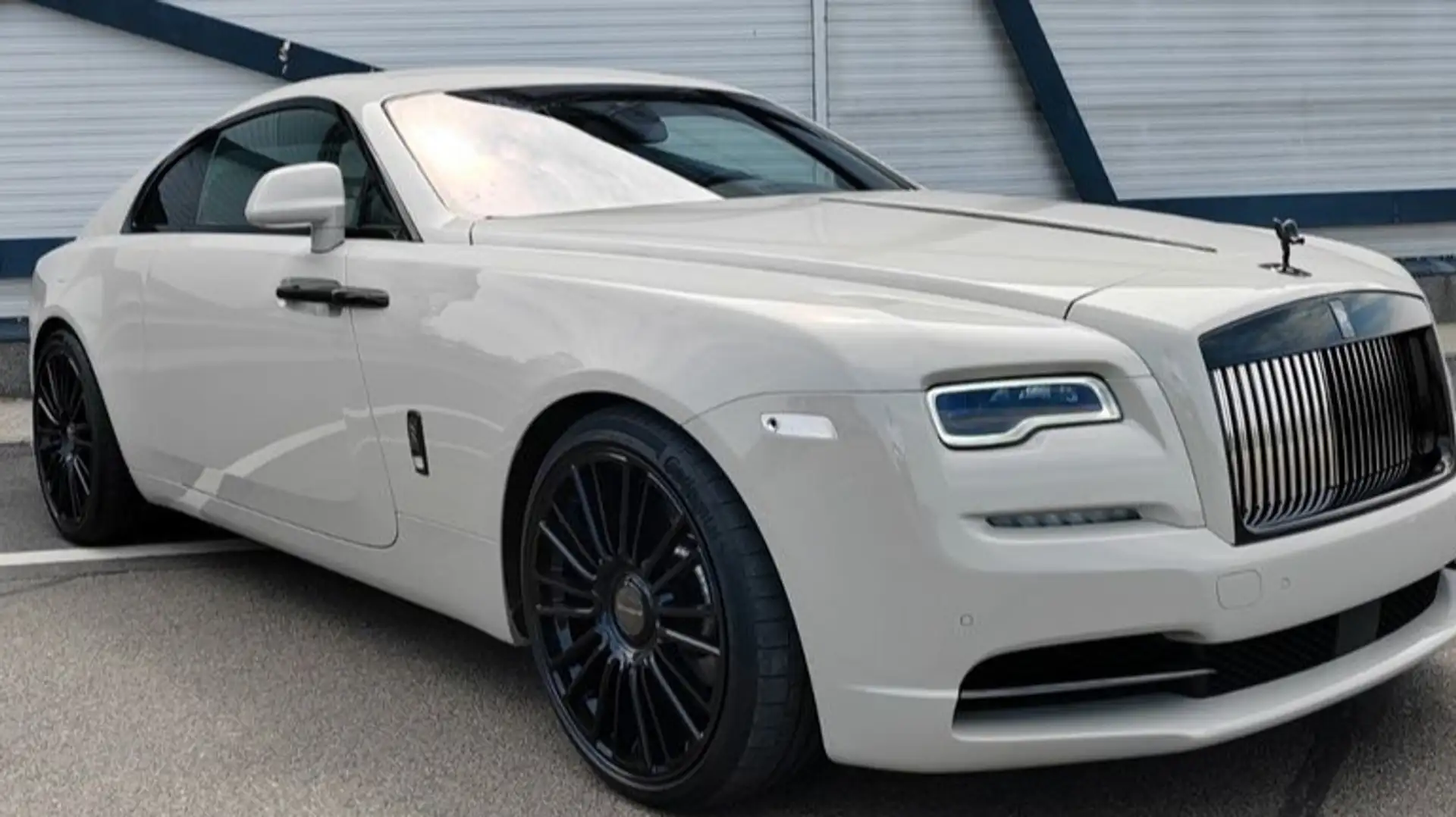 Rolls-Royce Wraith Black Badge Blanc - 1