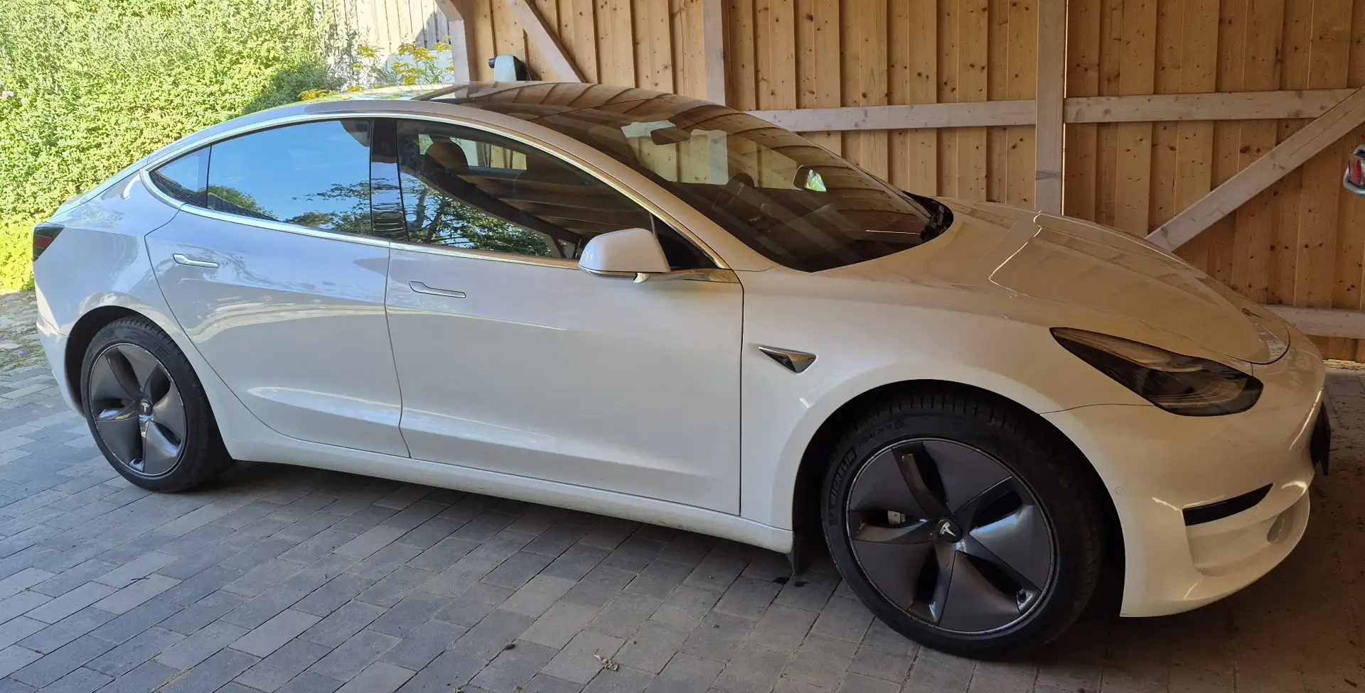 Tesla Model 3 Standard Reichweite Plus Hinterradantrieb Белый - 1
