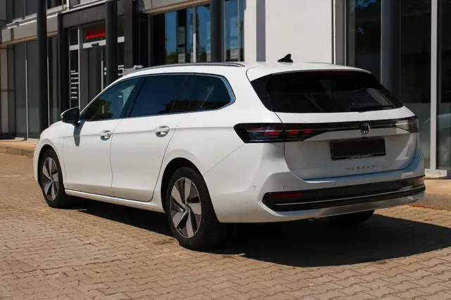 Volkswagen Passat view 7