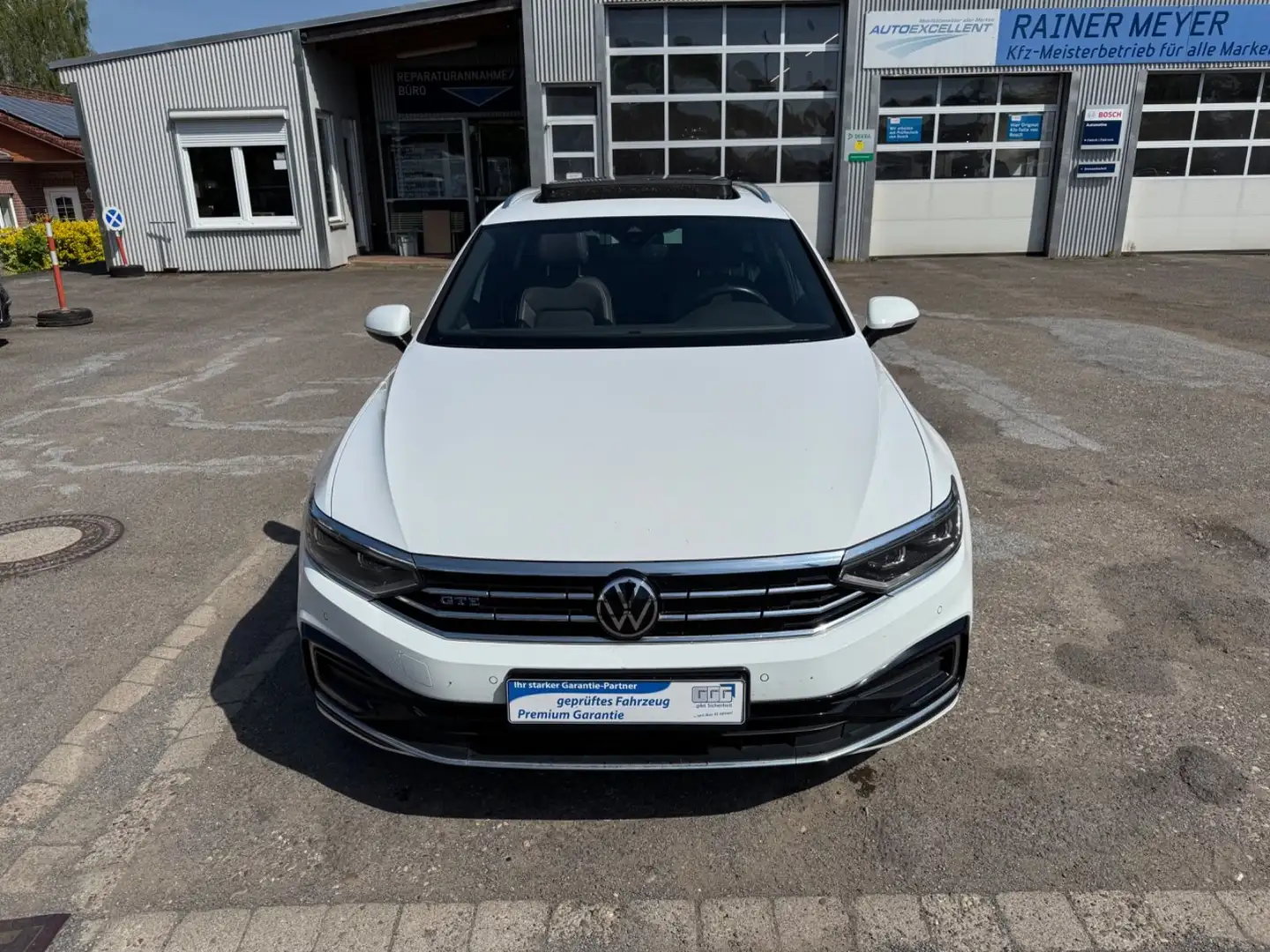 Volkswagen Passat Variant GTE Matirx/Panorama/AHK/Teilleder Weiß - 2