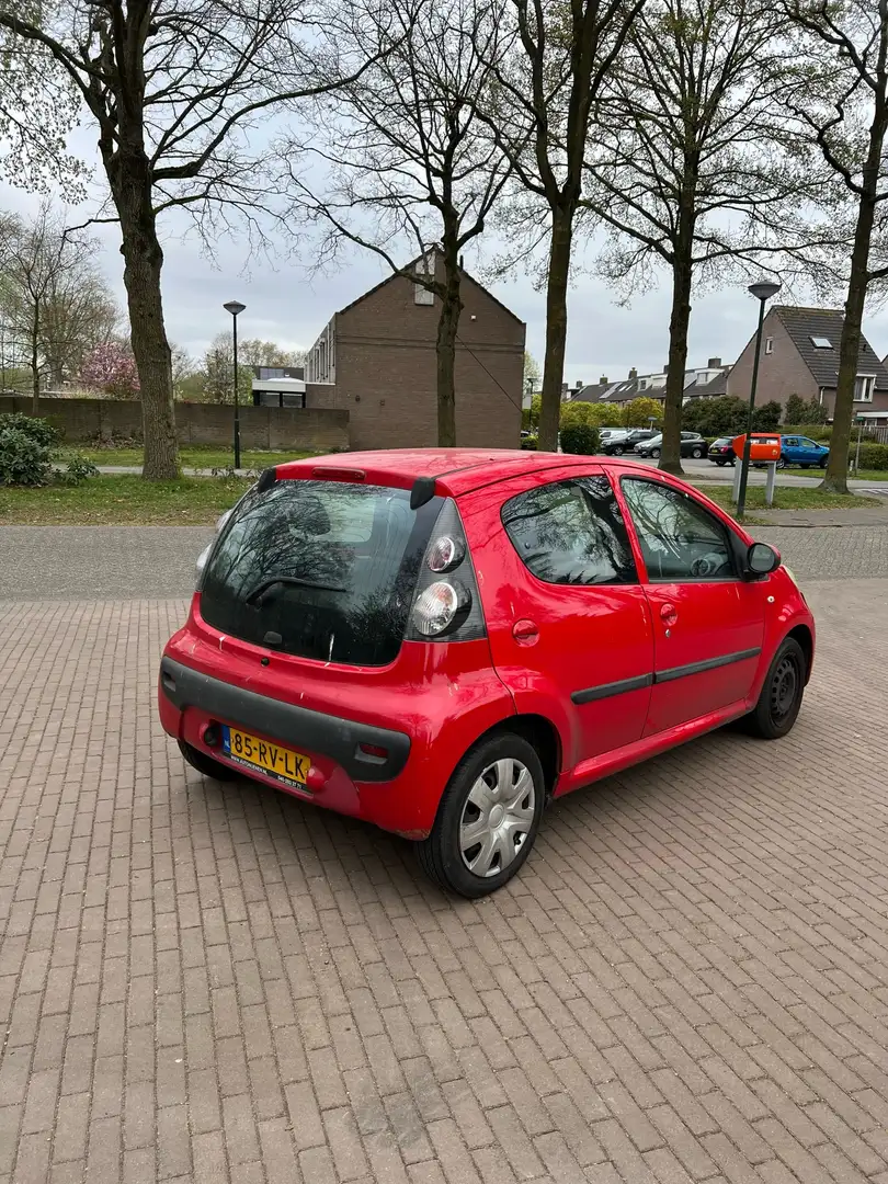 Citroen C1 Zuinig en betrouwbaar: Citroën C1 - Airco Elek.Ra Rojo - 2
