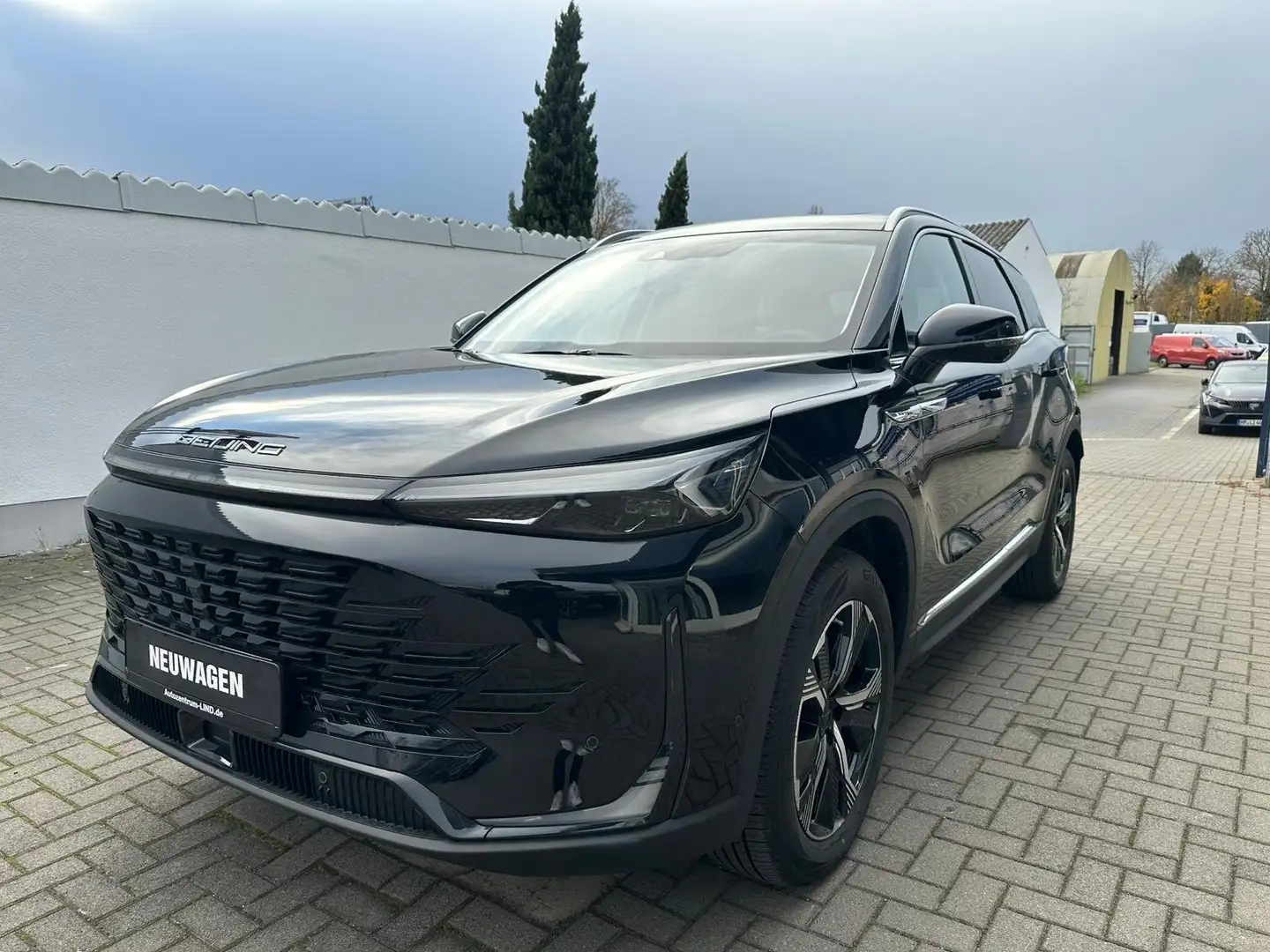 BAIC Beijing X75 1.5 T Automatik  Pano 360° Keyless CarPlay Schwarz - 1