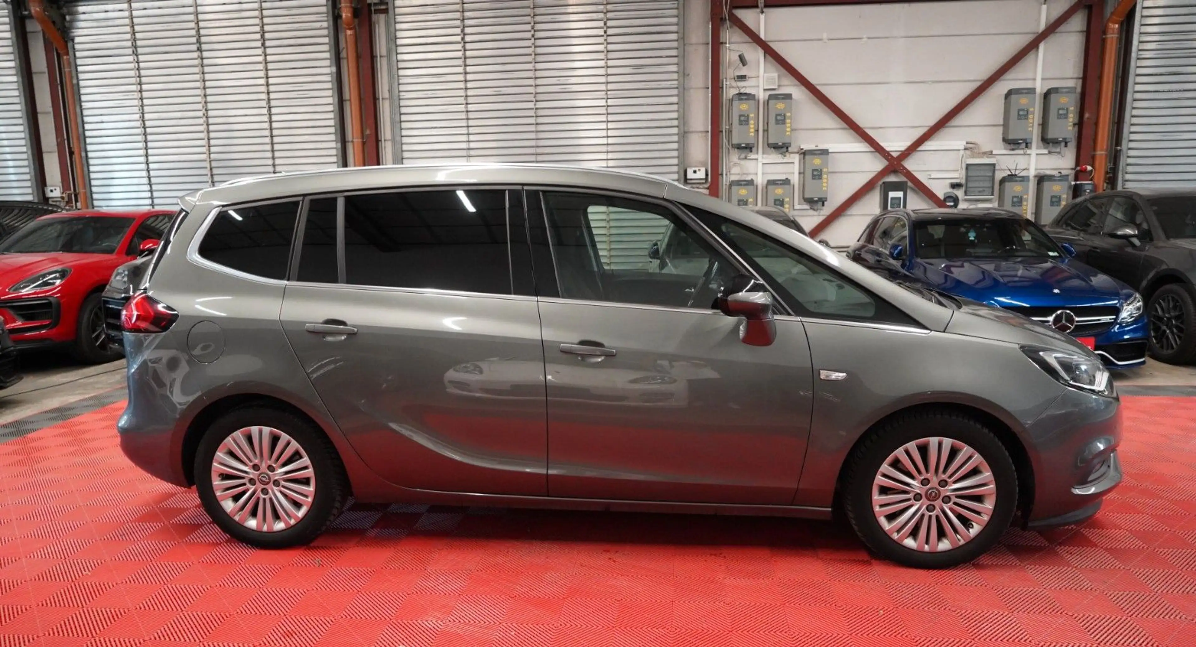 Opel Zafira Tourer 2.0 CDTI Automatik 7 Sitzer — photo 4