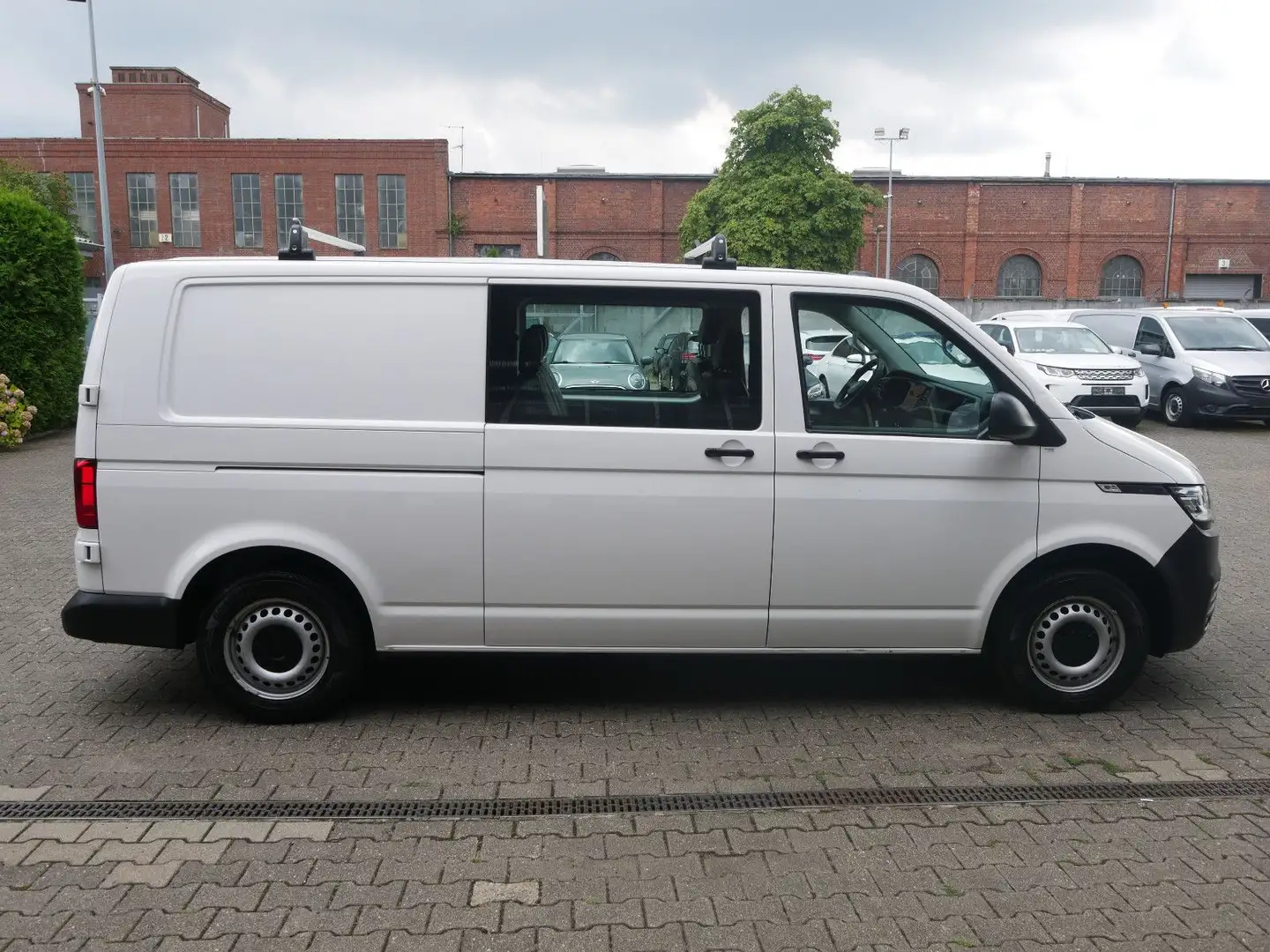 Volkswagen T6 Kombi T6.1 Mixto lang 2.0 TDI 4MOTION Navi Kamera LED Weiß - 2