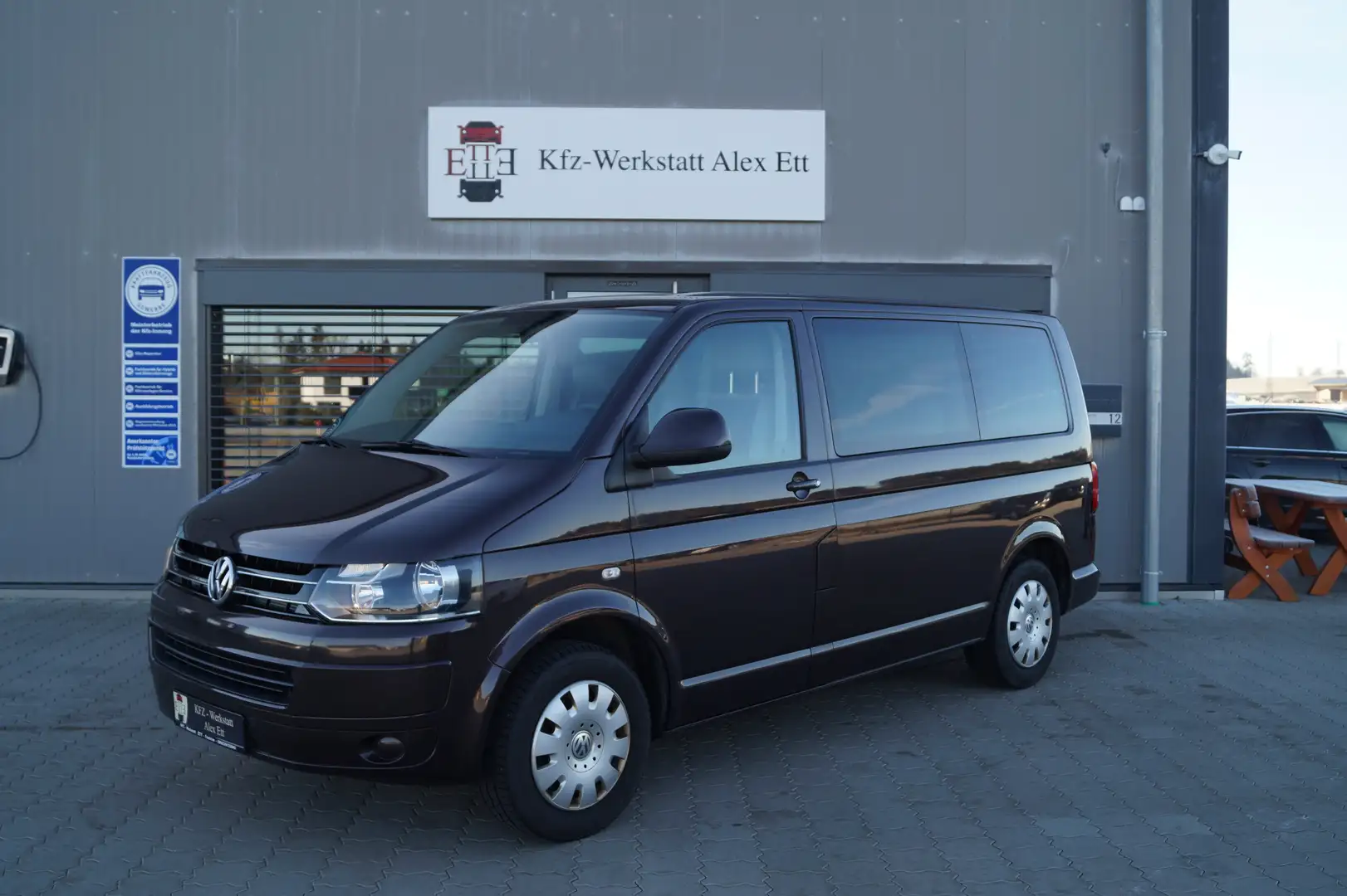 Volkswagen T5 Multivan Caravelle Comfortline Braun - 1