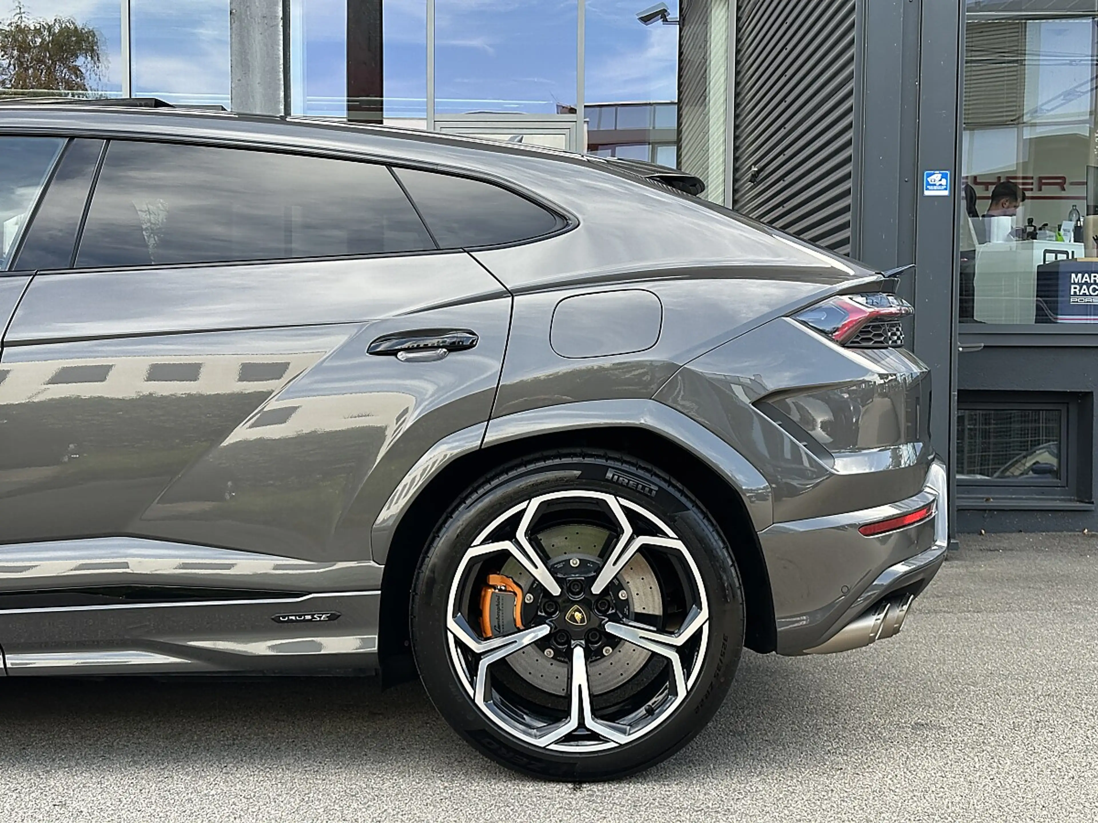 Lamborghini Urus URUS SE / Akrapovic / B&O / Pano / GARANTIE 2028 — photo 9