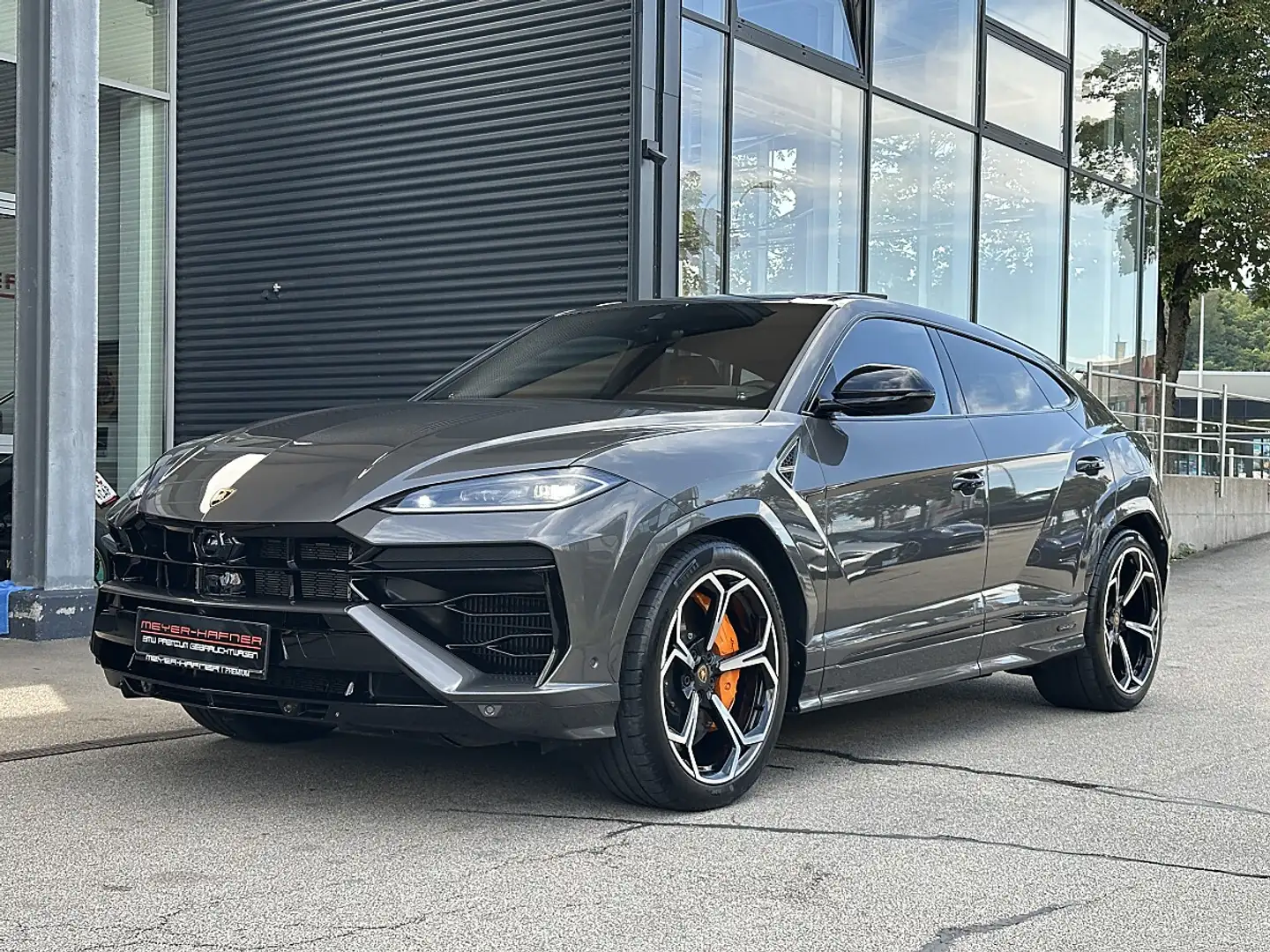 Lamborghini Urus URUS SE / Akrapovic / B&O / Pano / GARANTIE 2028 Grau - 2