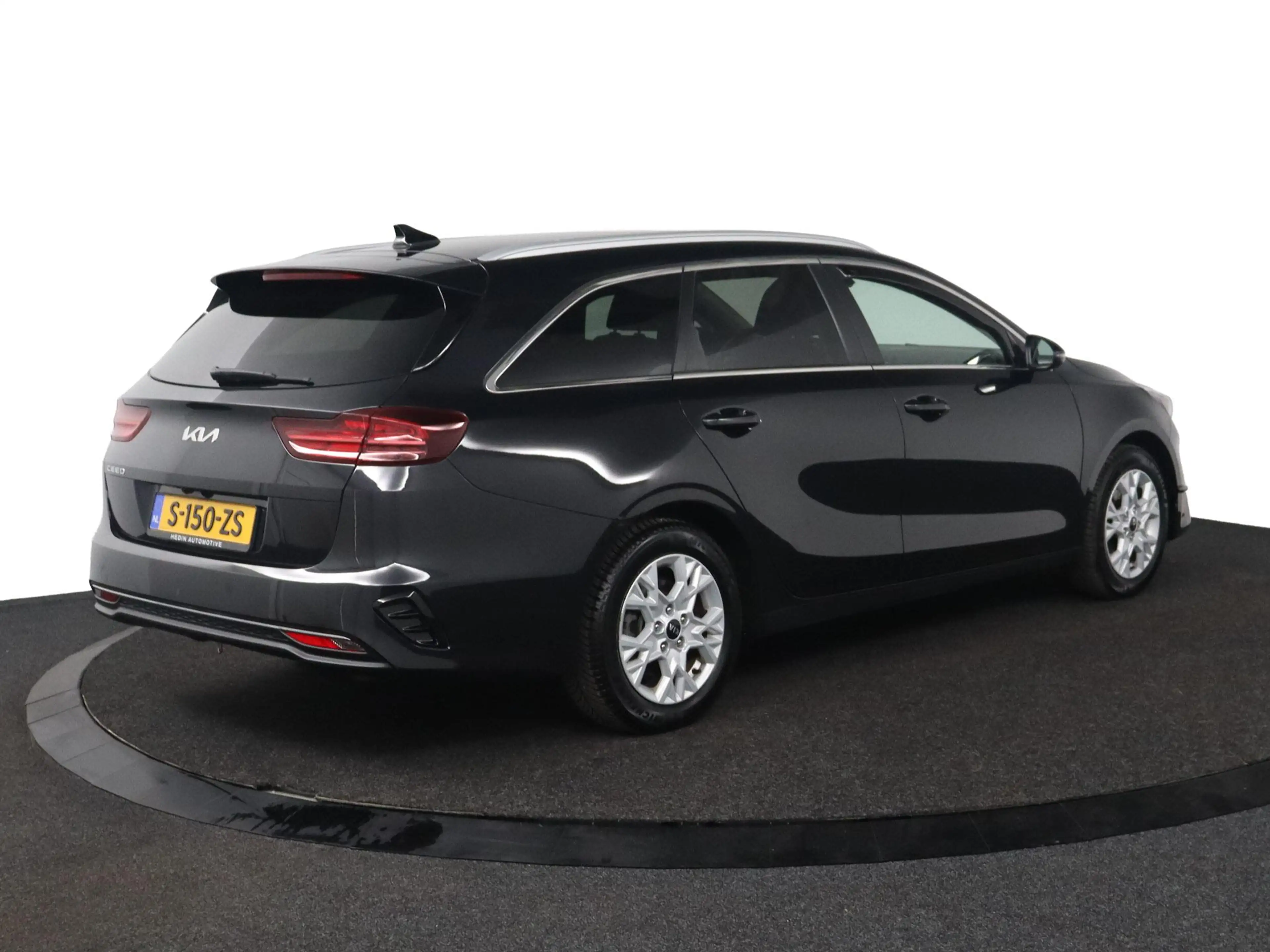 Kia Ceed SW / cee'd SW Sportswagon 1.5 T-GDi DynamicPlusLine — photo 2