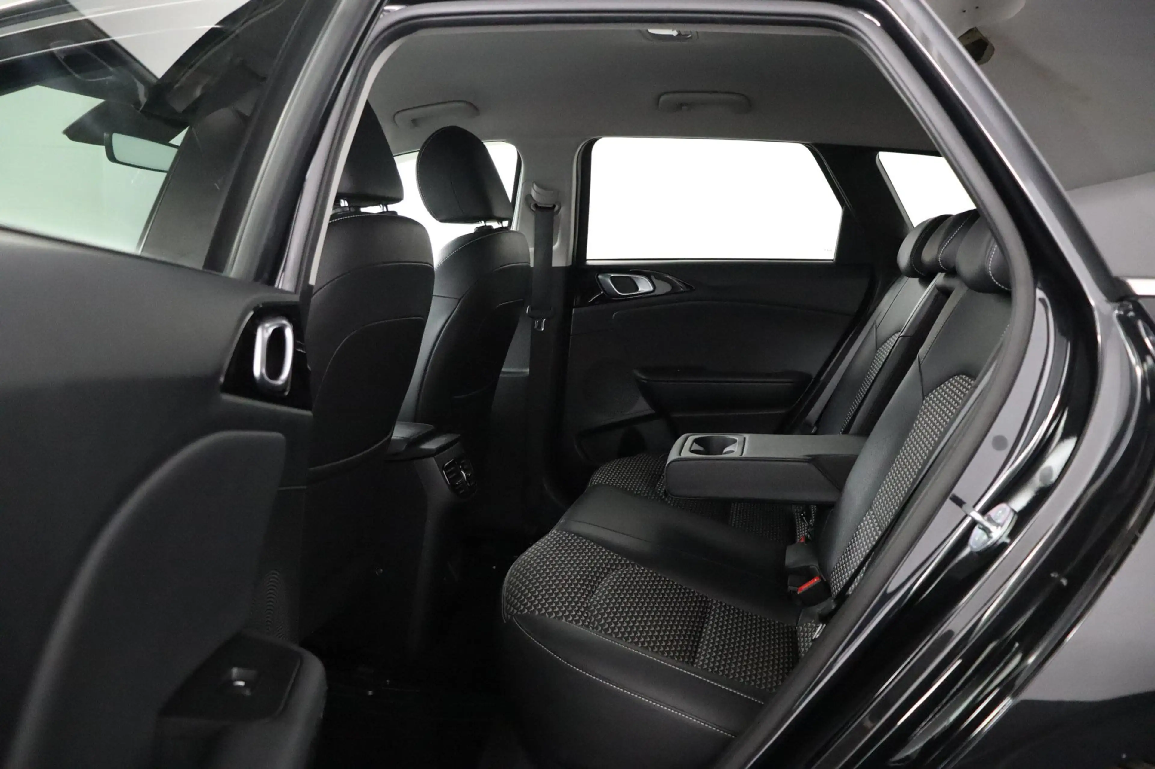 Kia Ceed SW / cee'd SW Sportswagon 1.5 T-GDi DynamicPlusLine — photo 6