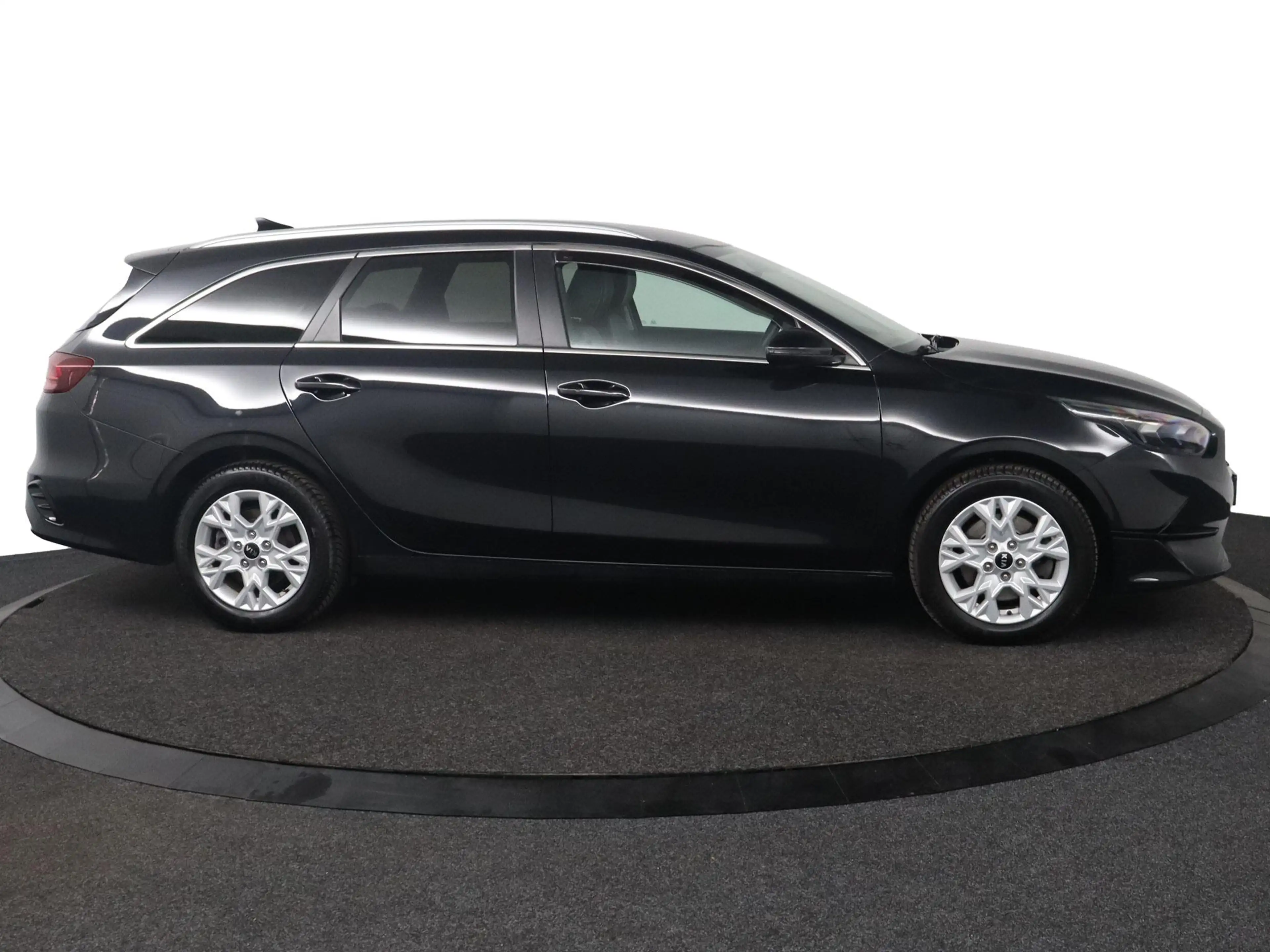 Kia Ceed SW / cee'd SW Sportswagon 1.5 T-GDi DynamicPlusLine — photo 12
