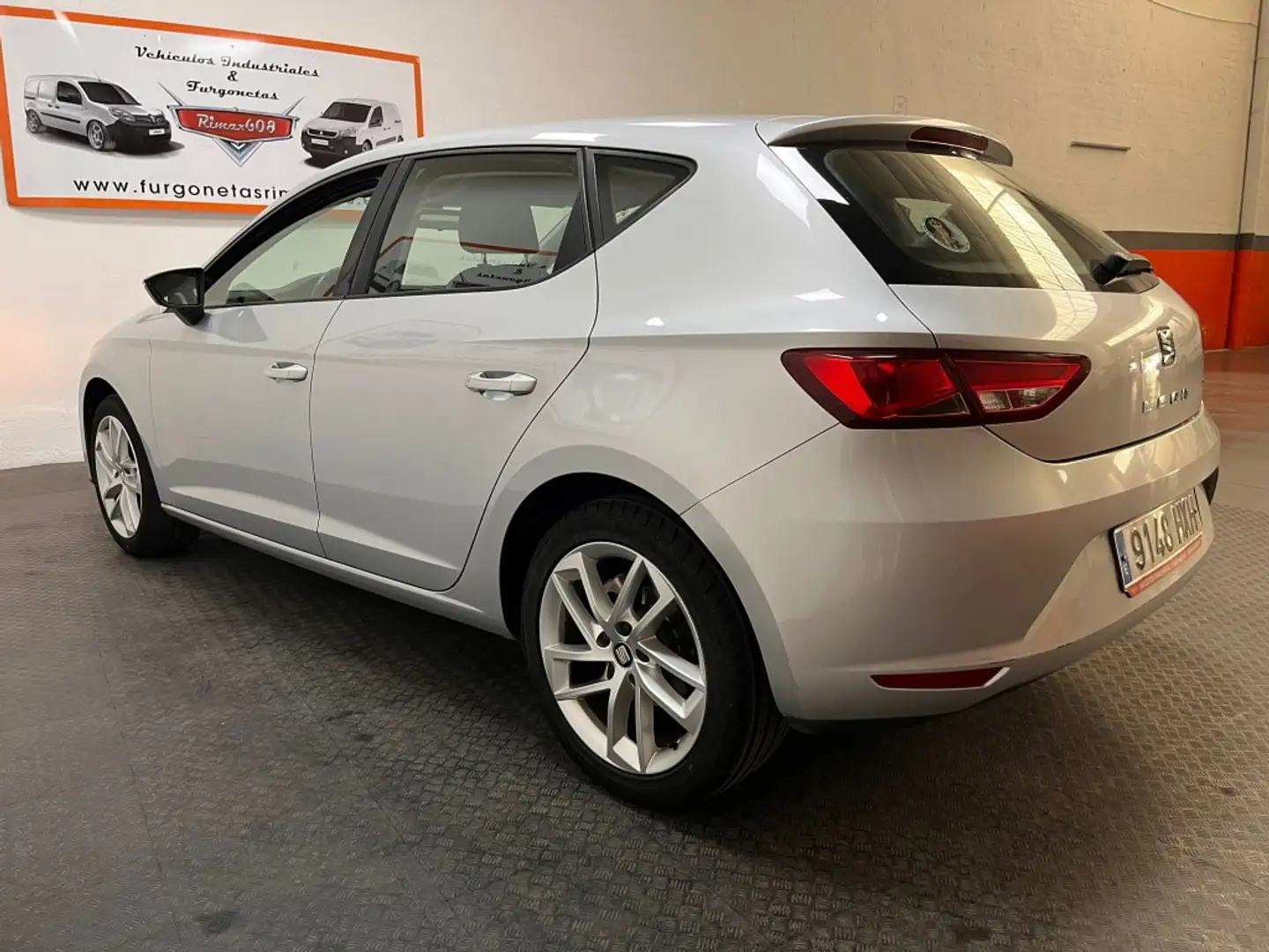 SEAT Leon 1.6TDI CR S&S Style Eco. 110 Argento - 2